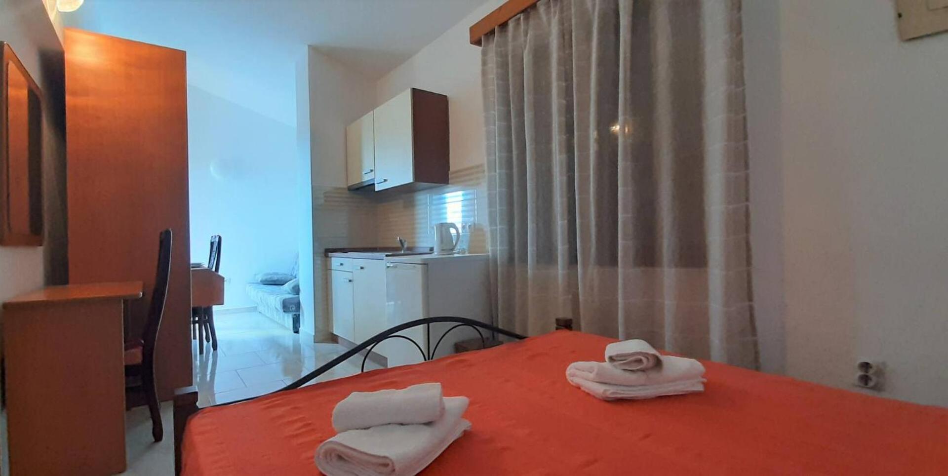 Guest House Helena Close To Beach Đảo Krk Ngoại thất bức ảnh