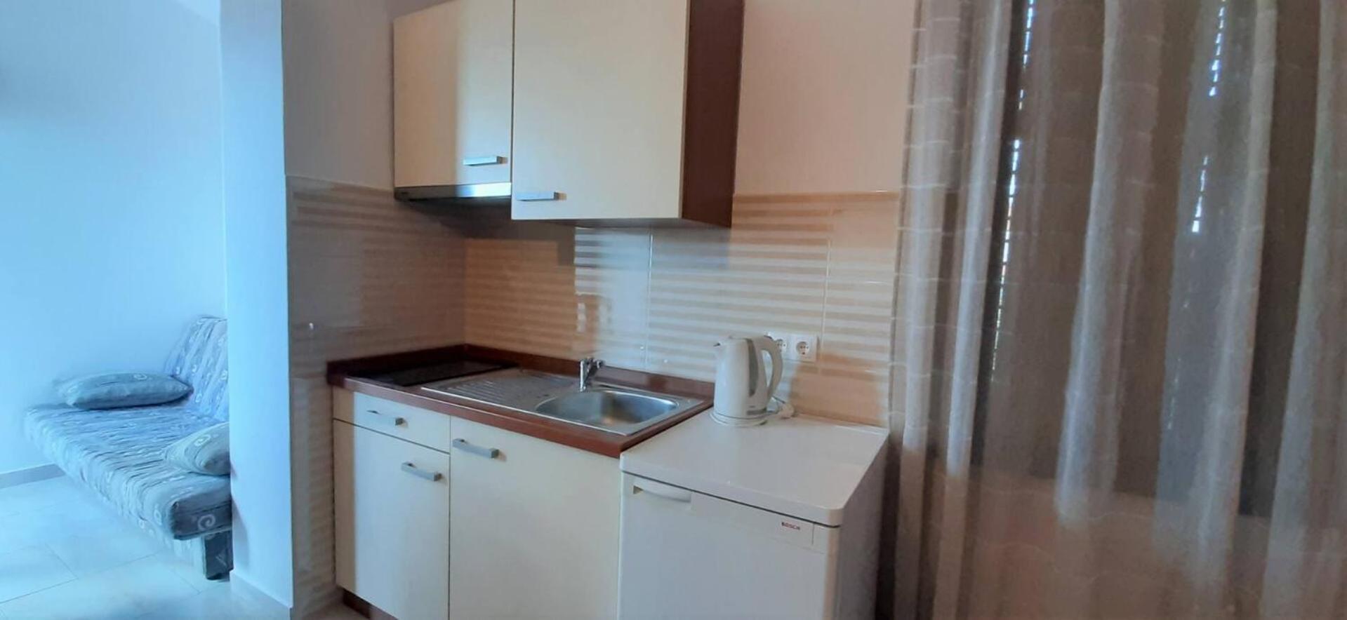 Guest House Helena Close To Beach Đảo Krk Ngoại thất bức ảnh